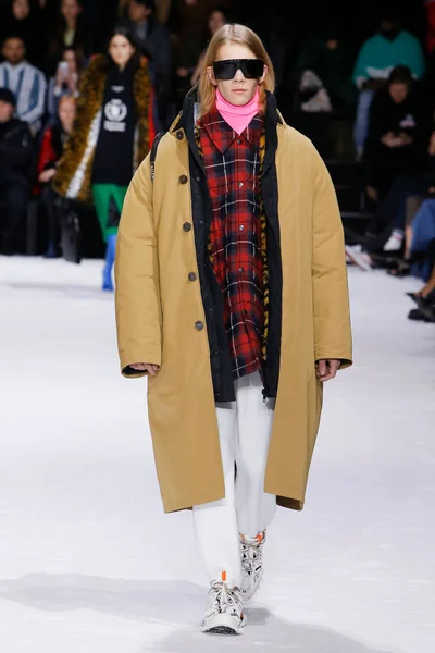 Look 62